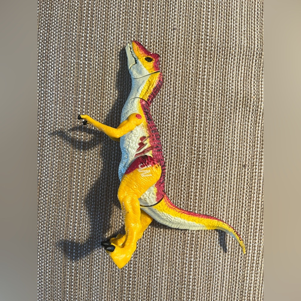 Lot of 6 Jurassic World Dinosaurs! 2 Light up/make sounds! - Picture 6 of 10